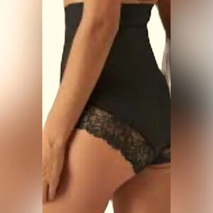 Tahari seamless control high waisted brief with  lace trim Sz M